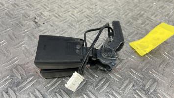 Attache ceinture arriere droit PEUGEOT 308 2 SW PHASE 1 BREAK 98002031