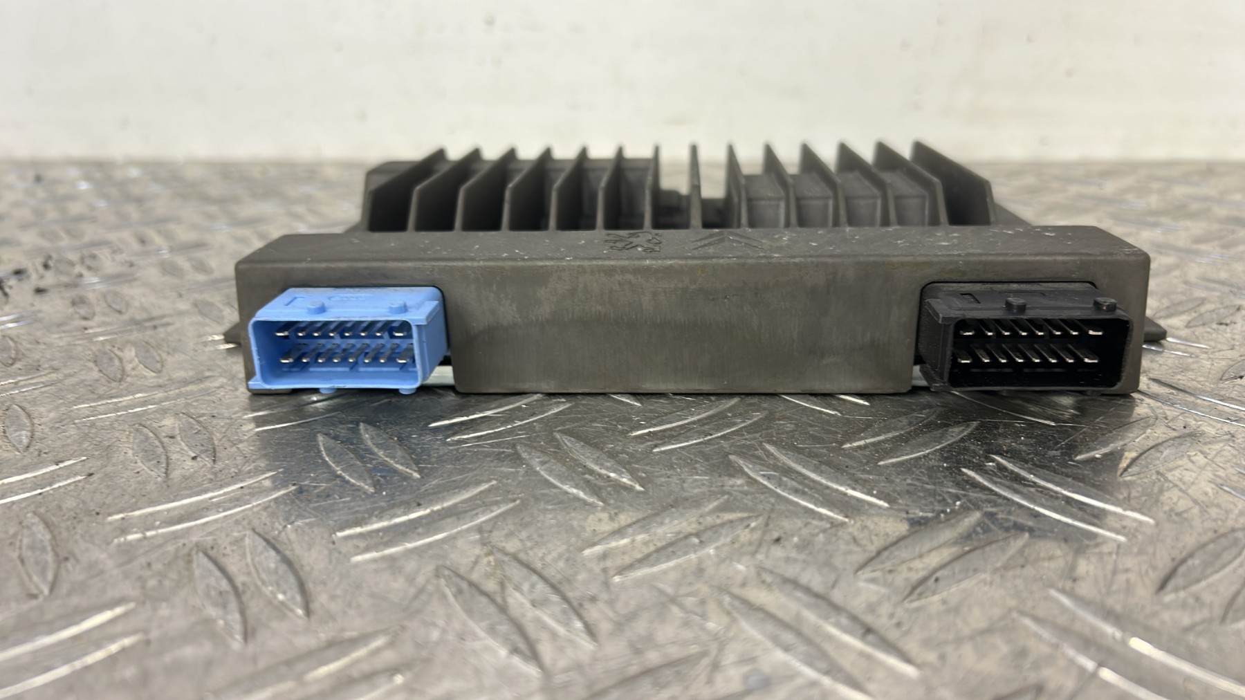 Amplificateur audio PEUGEOT 308 2 SW PHASE 1 BREAK 9808452780