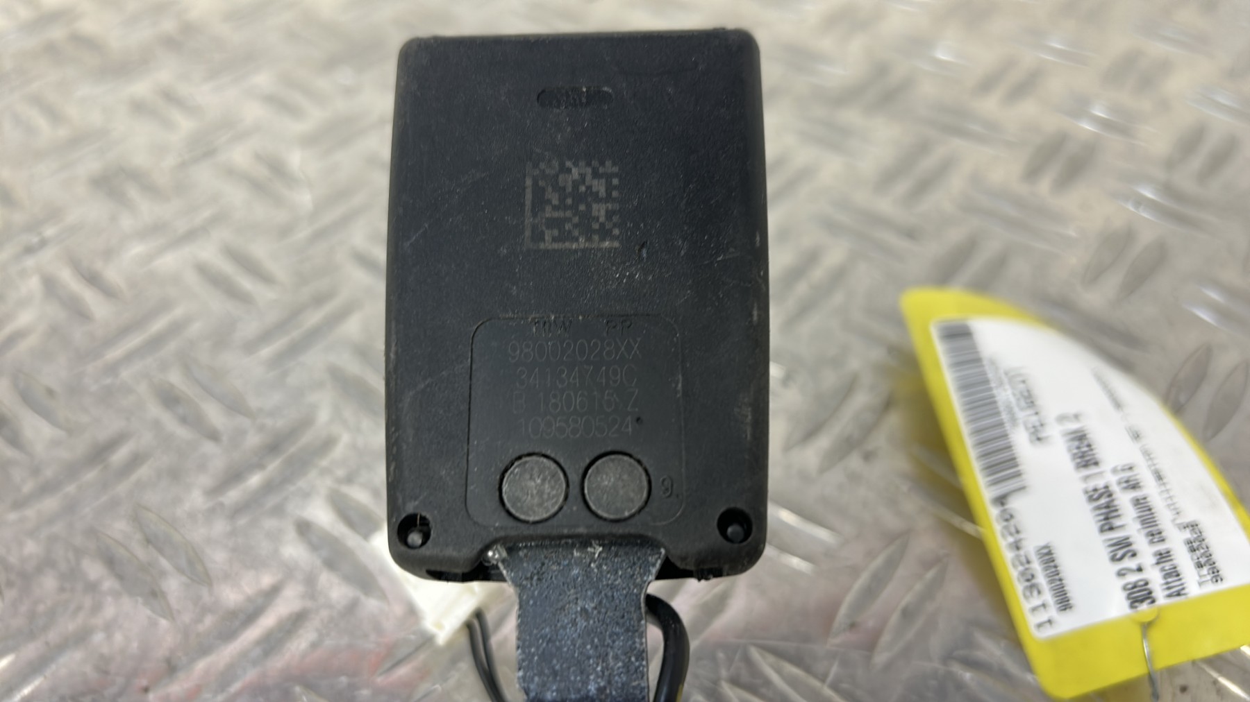 Attache ceinture arriere gauche PEUGEOT 308 2 SW PHASE 1 BREAK 98002028XX