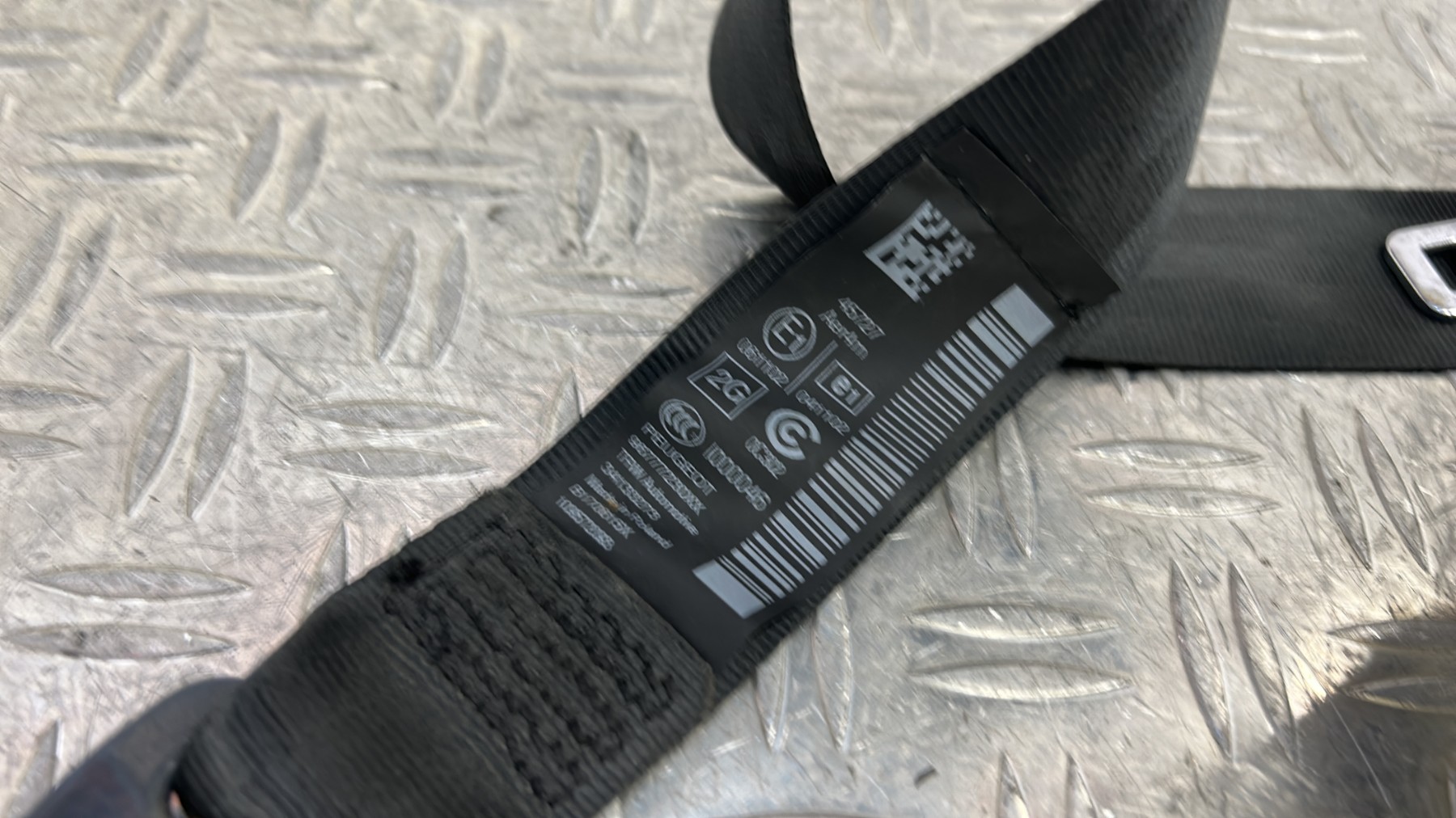 Ceinture arriere gauche PEUGEOT 308 2 SW PHASE 1 BREAK 96777230XX