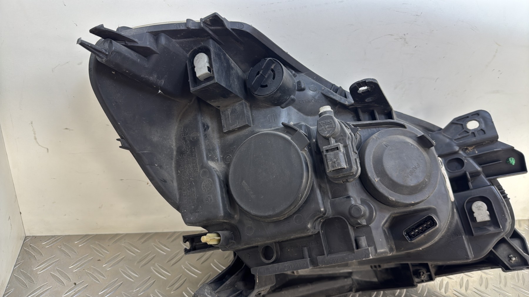 Optique avant principal gauche (feux)(phare) RENAULT CLIO 3 PHASE 1 8200459824