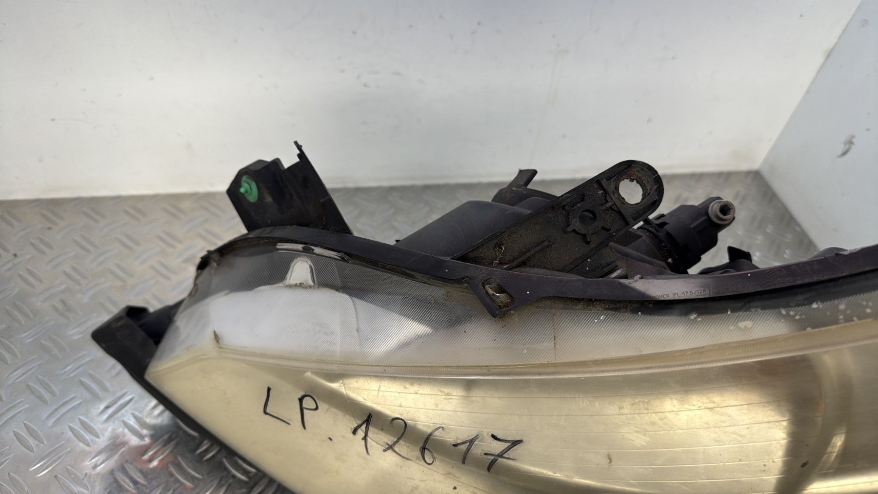 Optique avant principal gauche (feux)(phare) RENAULT CLIO 3 PHASE 1 8200459824