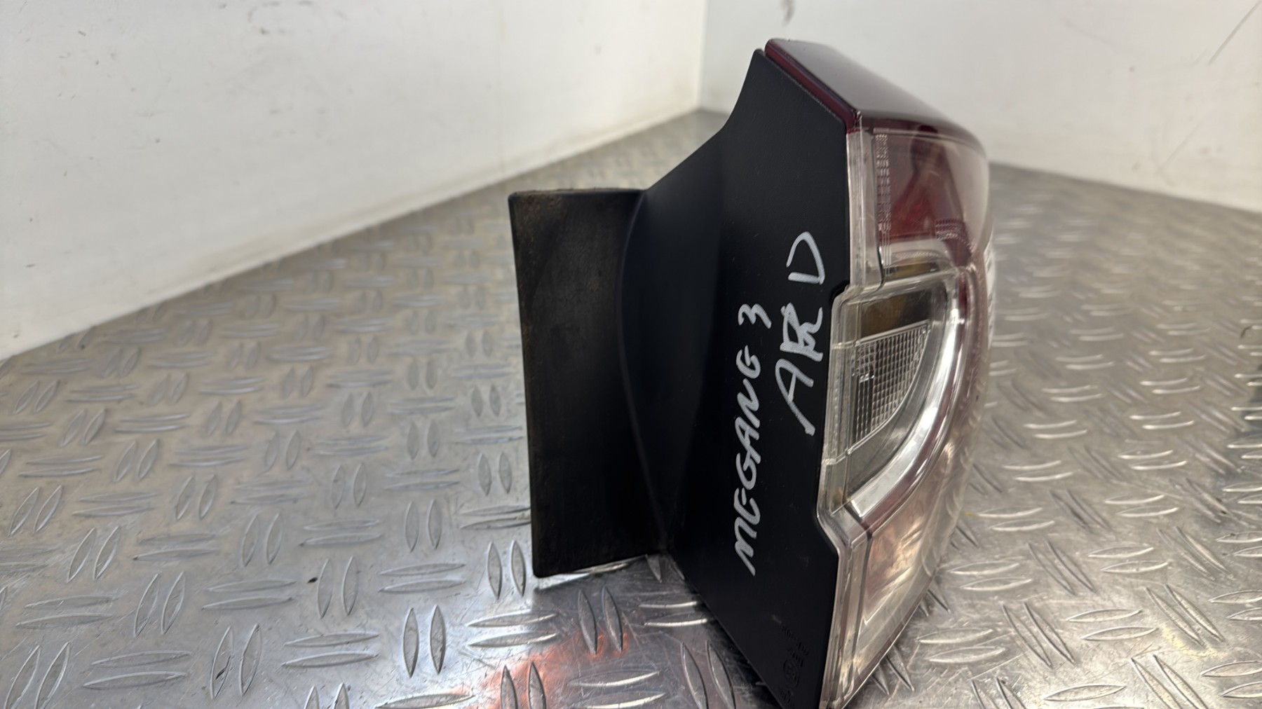 Feu arriere principal droit (feux) RENAULT MEGANE 3 PHASE 1 BREAK 265500010R