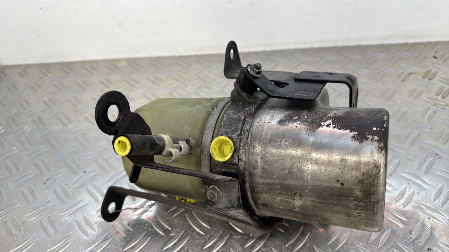 Pompe de direction VOLKSWAGEN POLO 5 PHASE 1 6R0423156B