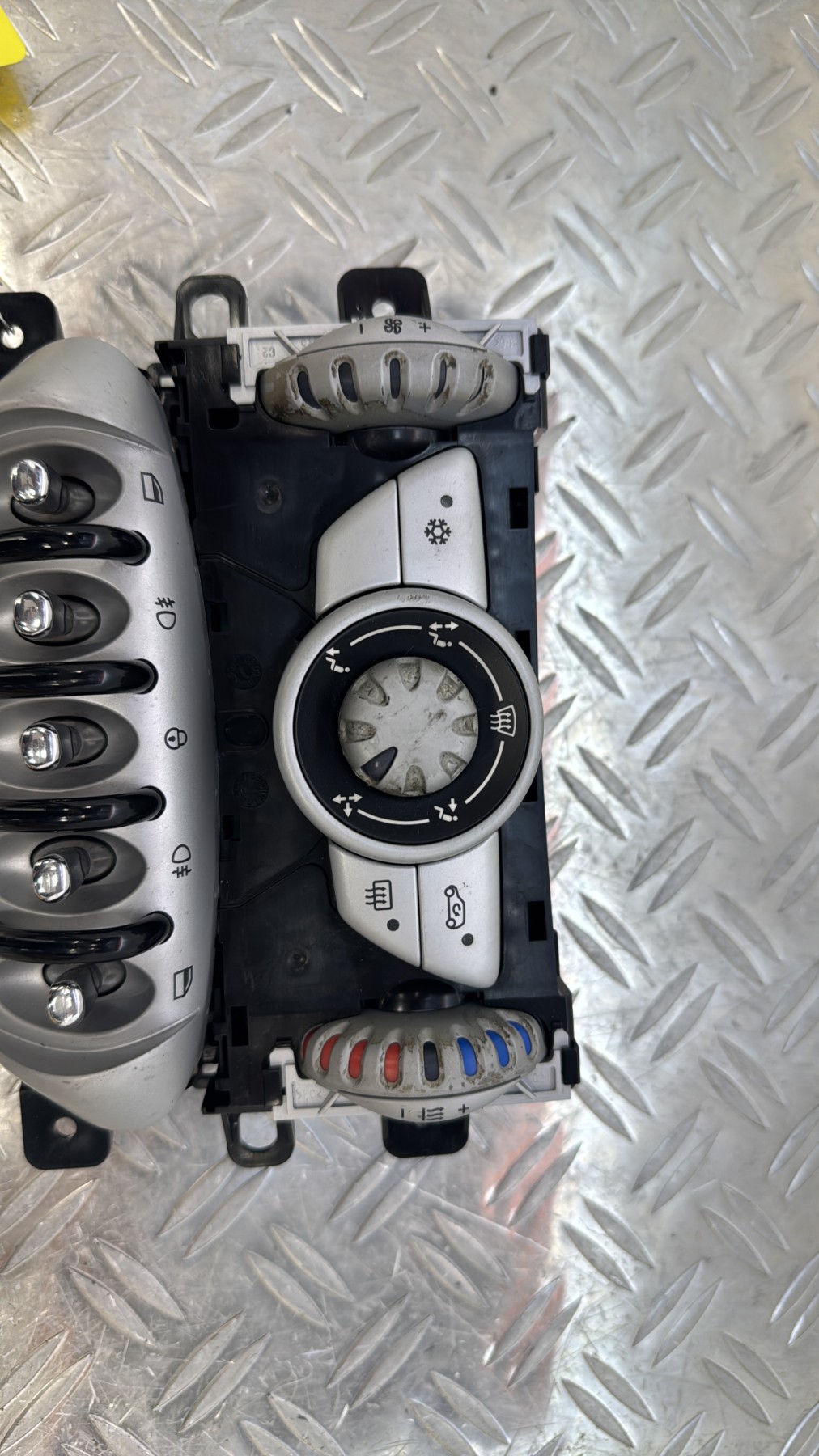 Commande chauffage MINI MINI 2 R56 PHASE 1 69797002