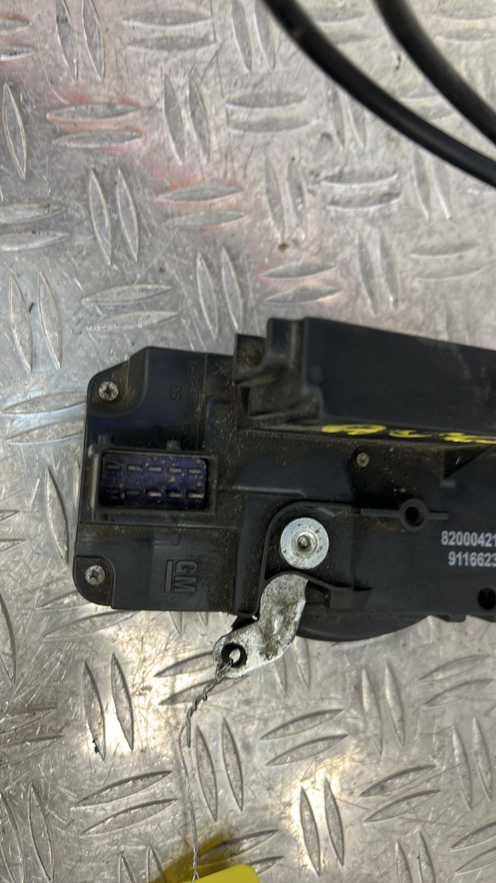 Serrure avant droit RENAULT TRAFIC 2 PHASE 2 8200042171