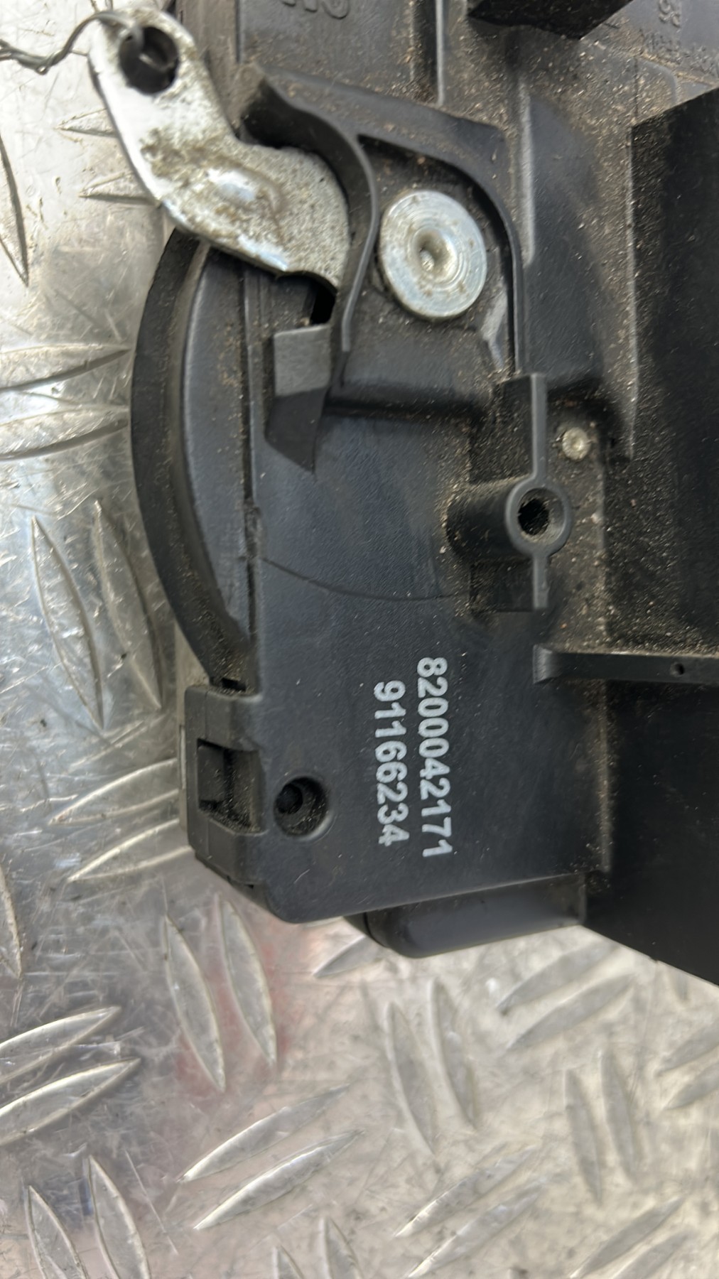 Serrure avant droit RENAULT TRAFIC 2 PHASE 2 8200042171