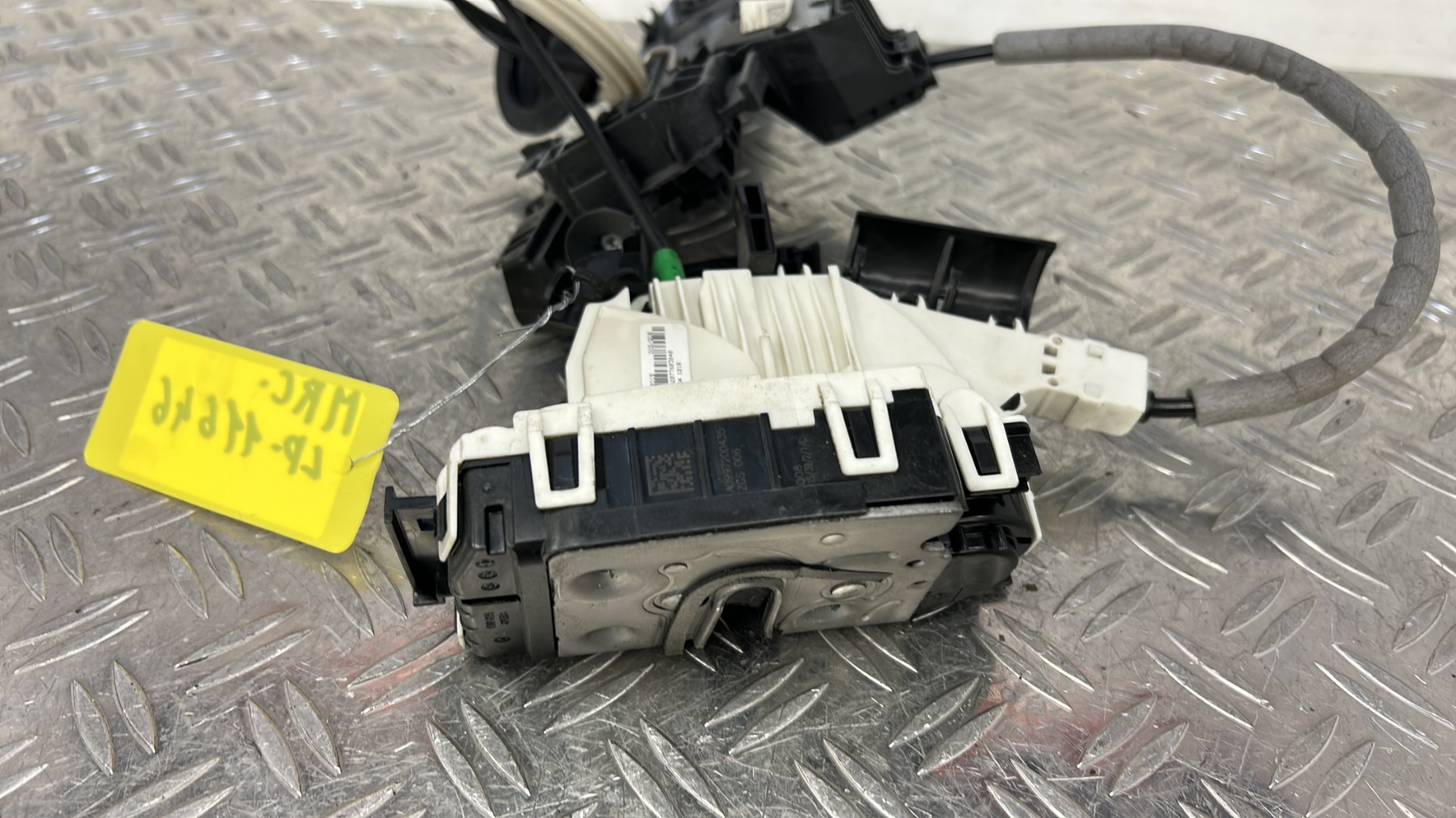 Serrure avant droit MERCEDES CLASSE E 207 PHASE 2 COUPE A2077603840