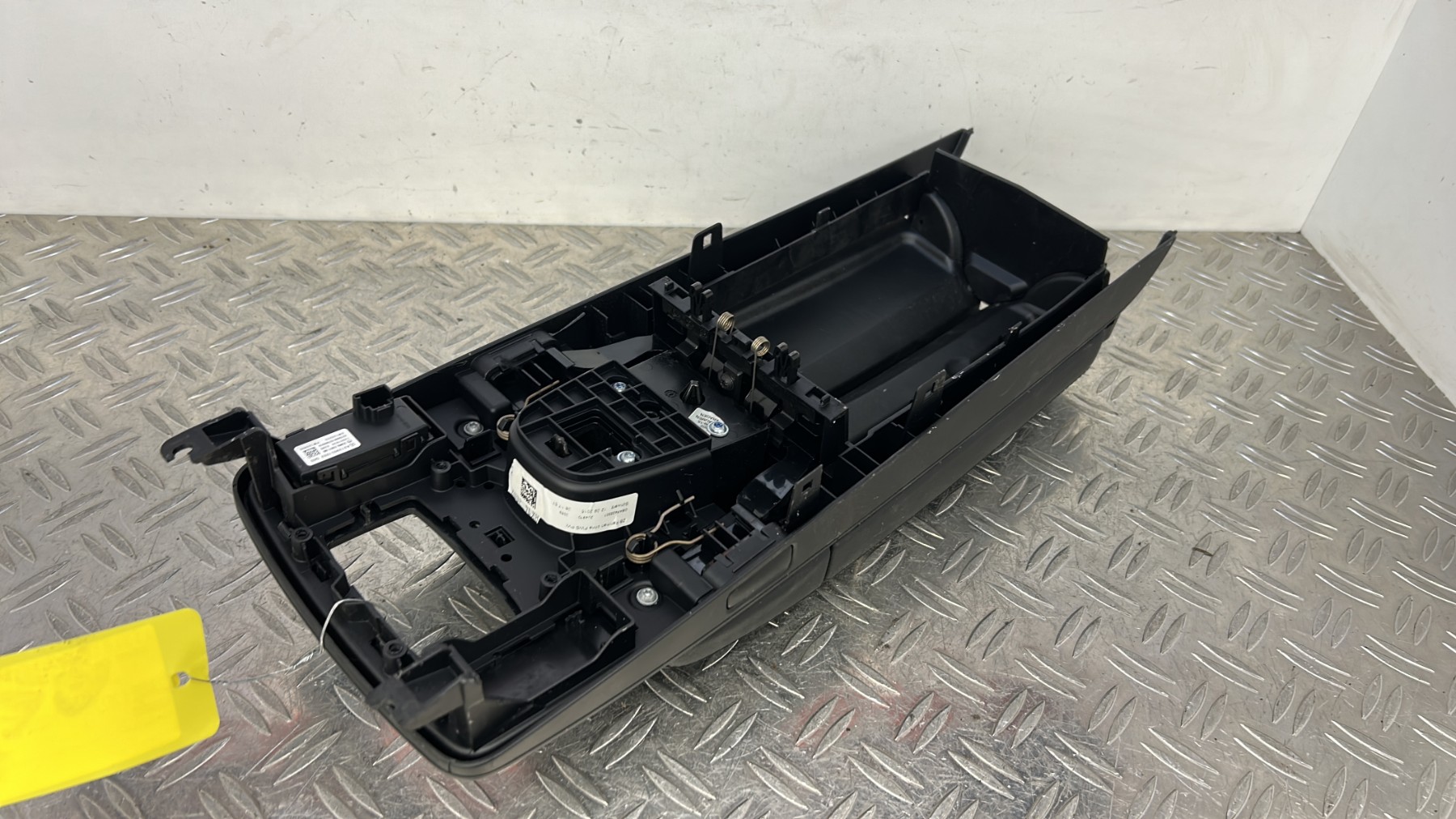 Accoudoir MERCEDES CLASSE E 207 PHASE 2 COUPE 8667000