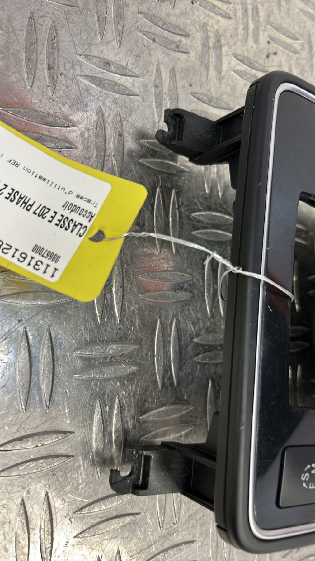 Accoudoir MERCEDES CLASSE E 207 PHASE 2 COUPE 8667000