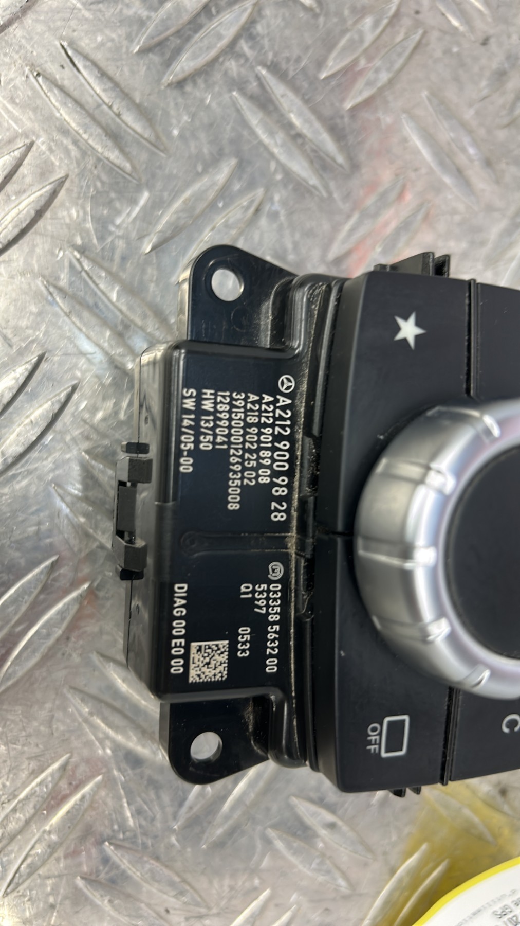 Commande GPS MERCEDES CLASSE E 207 PHASE 2 COUPE A2129009828