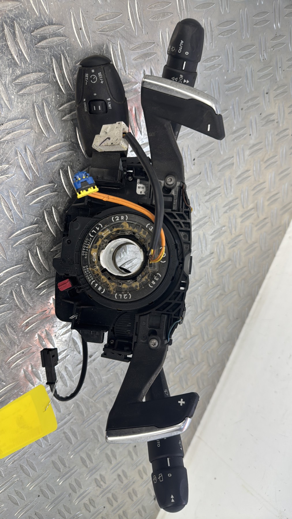 Com (Bloc Contacteur Tournant+Commodo Essuie Glace+Commodo Phare) PEUGEOT 2008 1 PHASE 1 98081769ZD