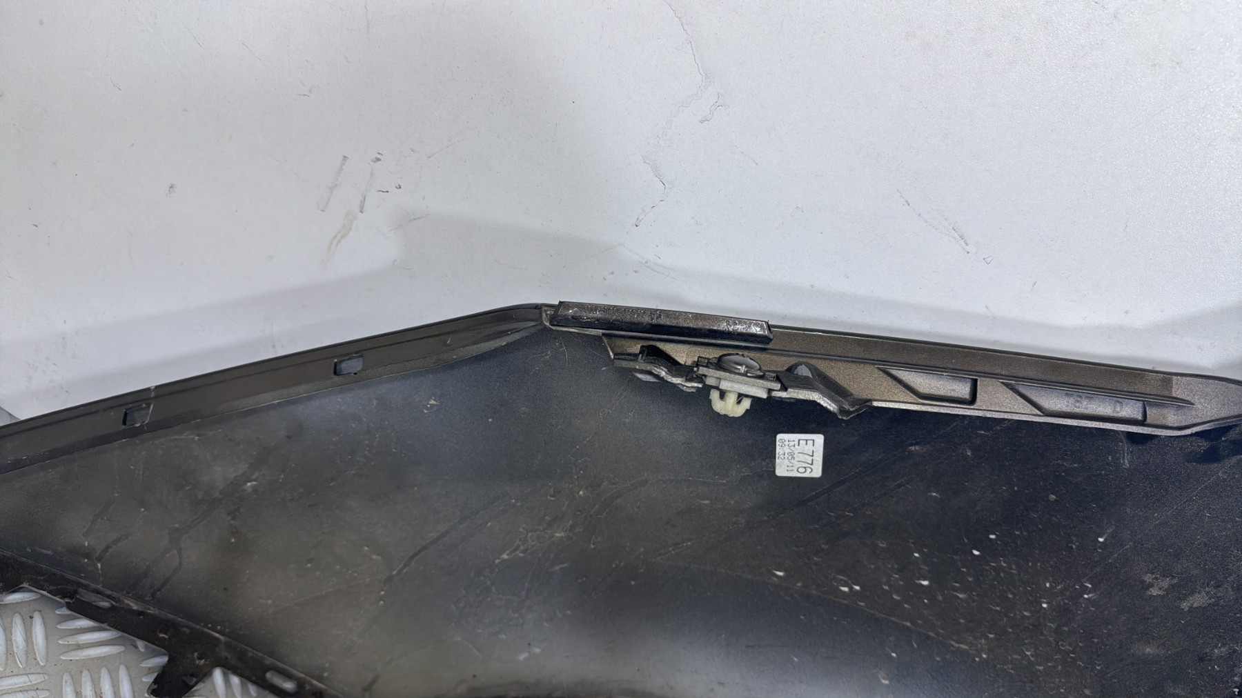 Aile avant droit PEUGEOT 5008 1 PHASE 1 9685904780