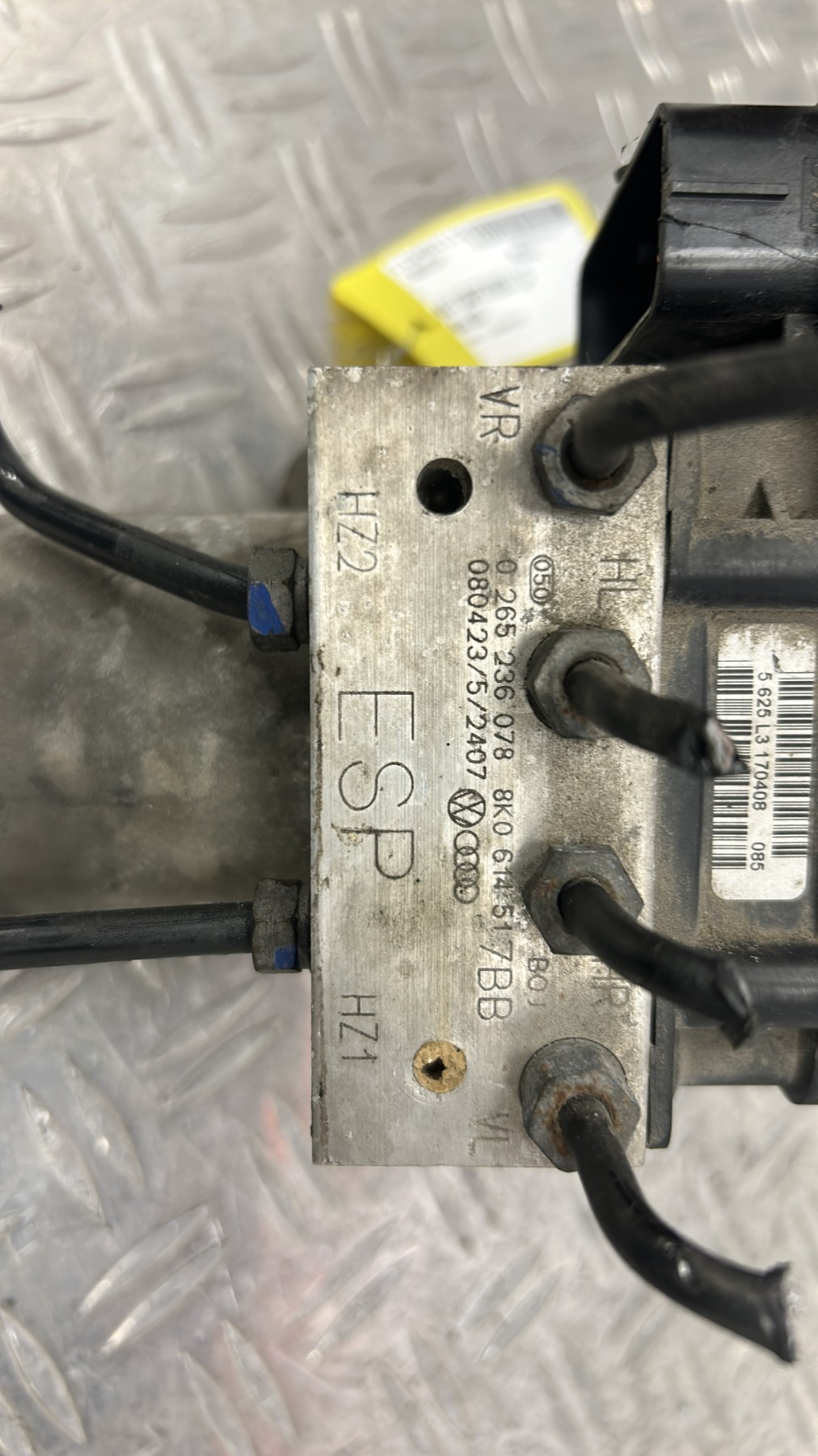 Bloc ABS (freins anti-blocage) AUDI A5 1 COUPE PHASE 1 8K0907379