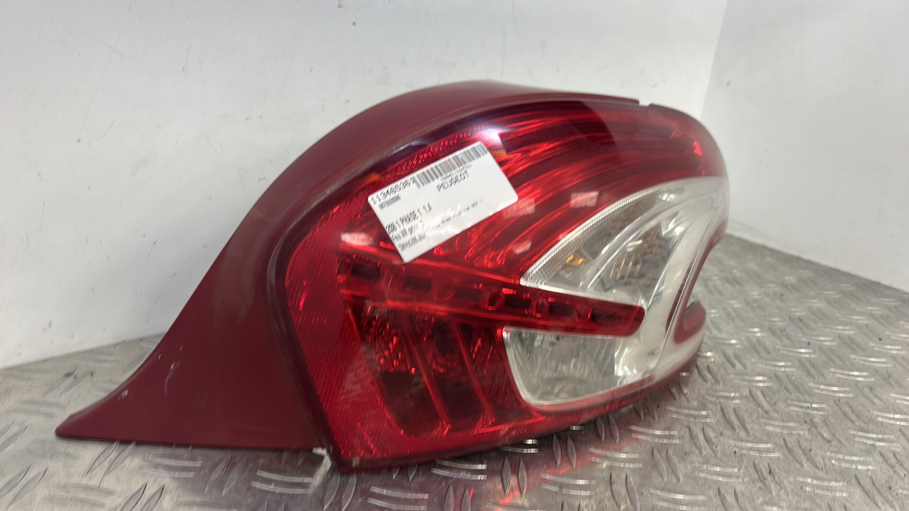 Feu arriere principal droit (feux) PEUGEOT 208 1 PHASE 1 9672628380