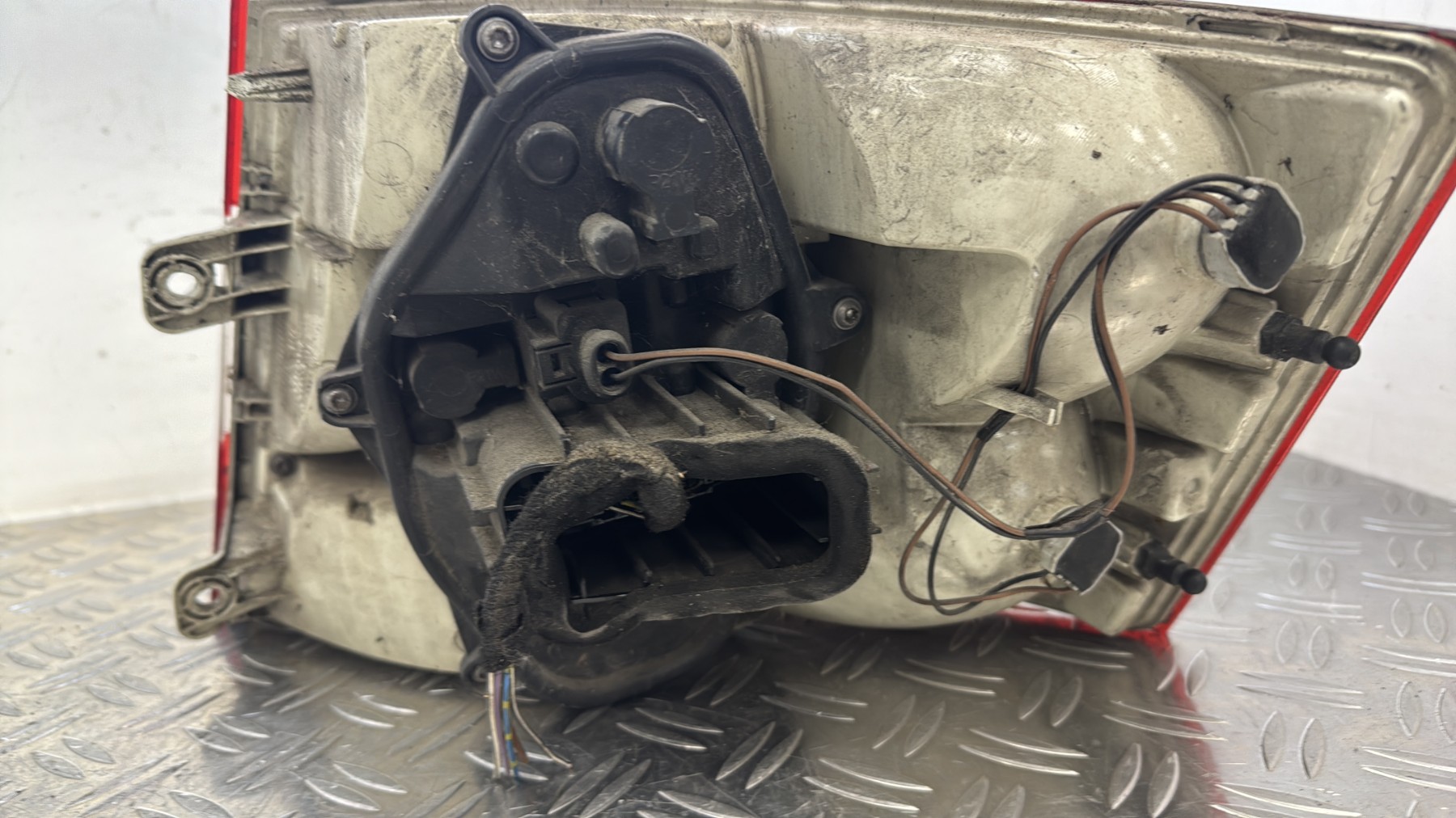 Feu arriere principal gauche (feux) SKODA OCTAVIA 3 PHASE 1 18477101