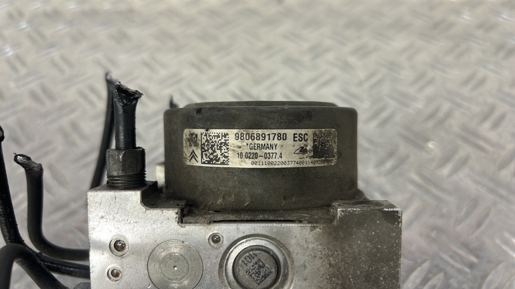 Bloc ABS (freins anti-blocage) PEUGEOT 208 1 PHASE 1 9806891780