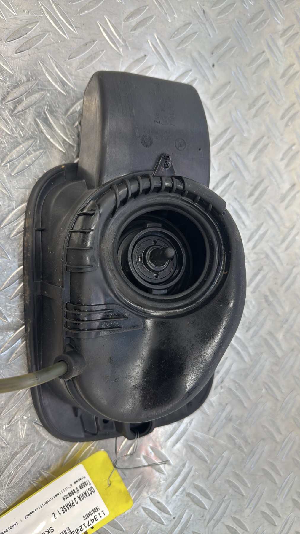 Trappe d’essence SKODA OCTAVIA 3 PHASE 1 1K0010497C