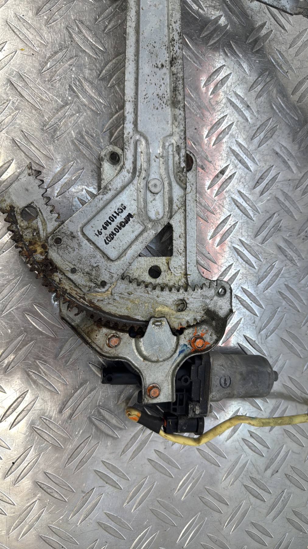 Leve vitre electrique avant droit FORD RANGER 3 PHASE 2 UR875858X