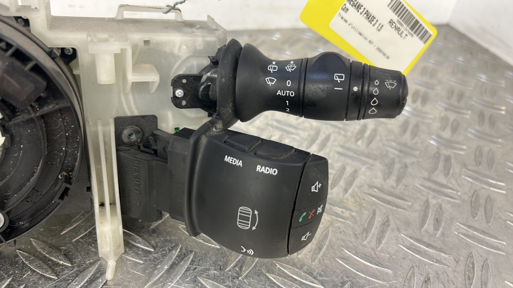 Com (Bloc Contacteur Tournant+Commodo Essuie Glace+Commodo Phare) RENAULT MEGANE 3 PHASE 3 255670019R