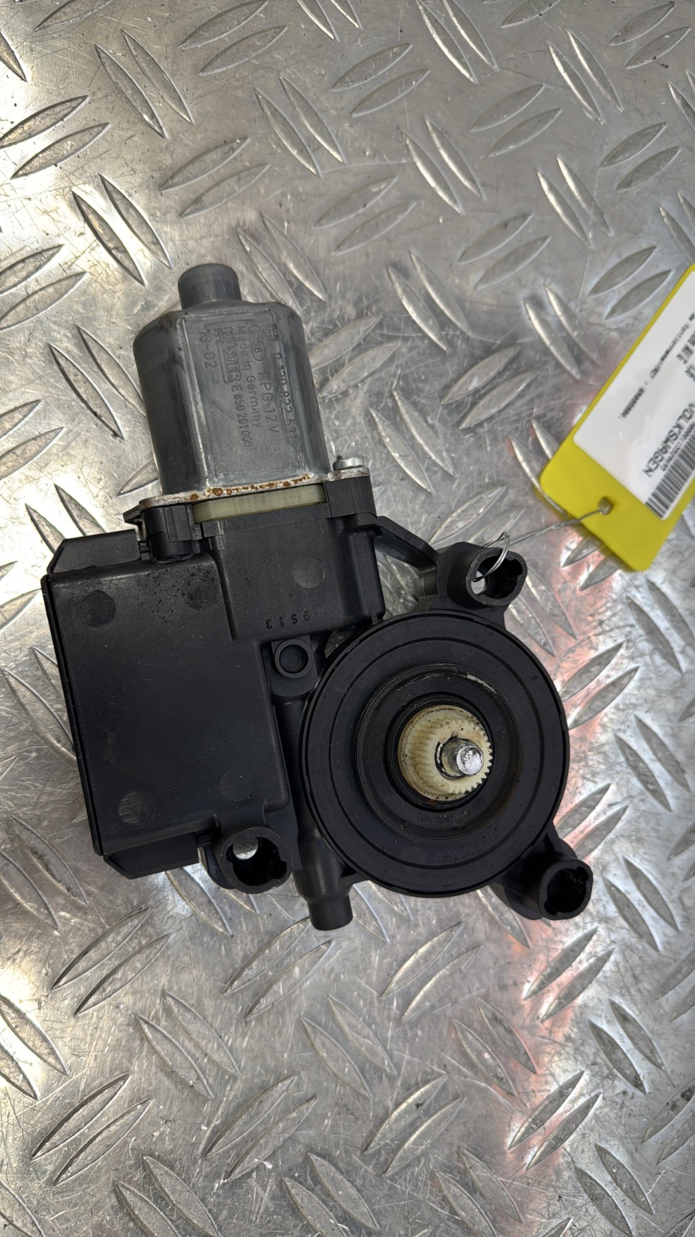 Moteur leve vitre avant gauche VOLKSWAGEN POLO 5 PHASE 1 6R0959801