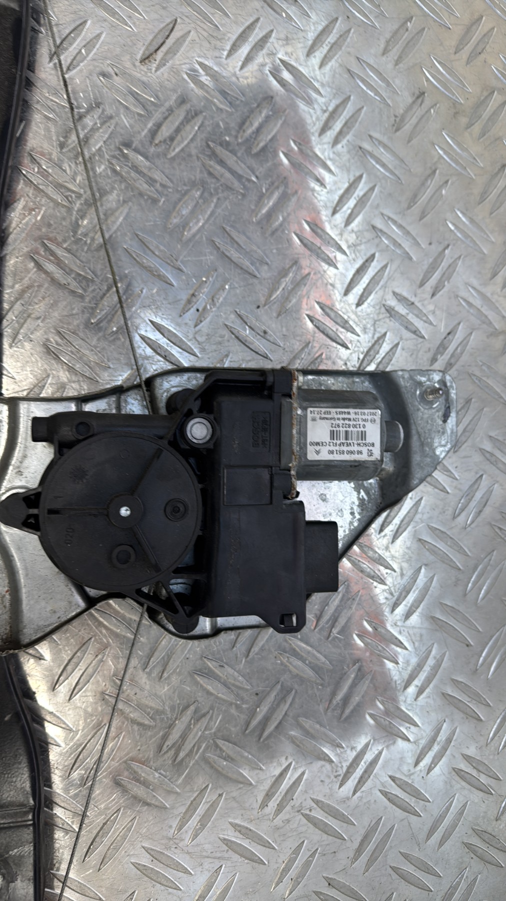 Leve vitre electrique avant gauche PEUGEOT 508 1 PHASE 2 9806086880