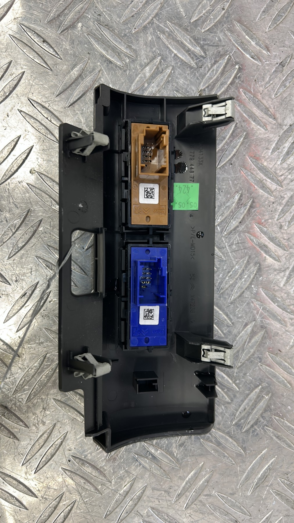 Bouton/Interrupteur PEUGEOT 308 2 PHASE 1 9677944877