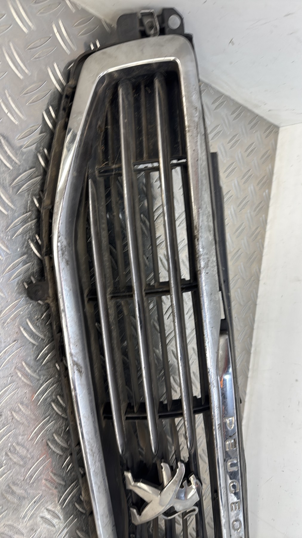 Calandre PEUGEOT 508 1 PHASE 2 9807631077