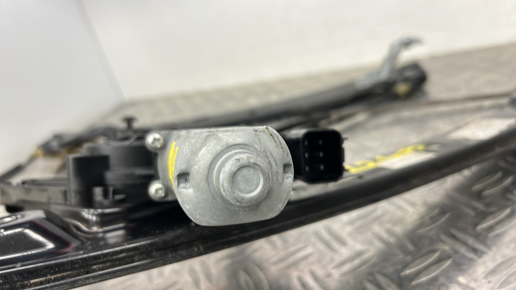 Leve vitre electrique avant droit FORD C-MAX 2 PHASE 1 AM51U23200BE