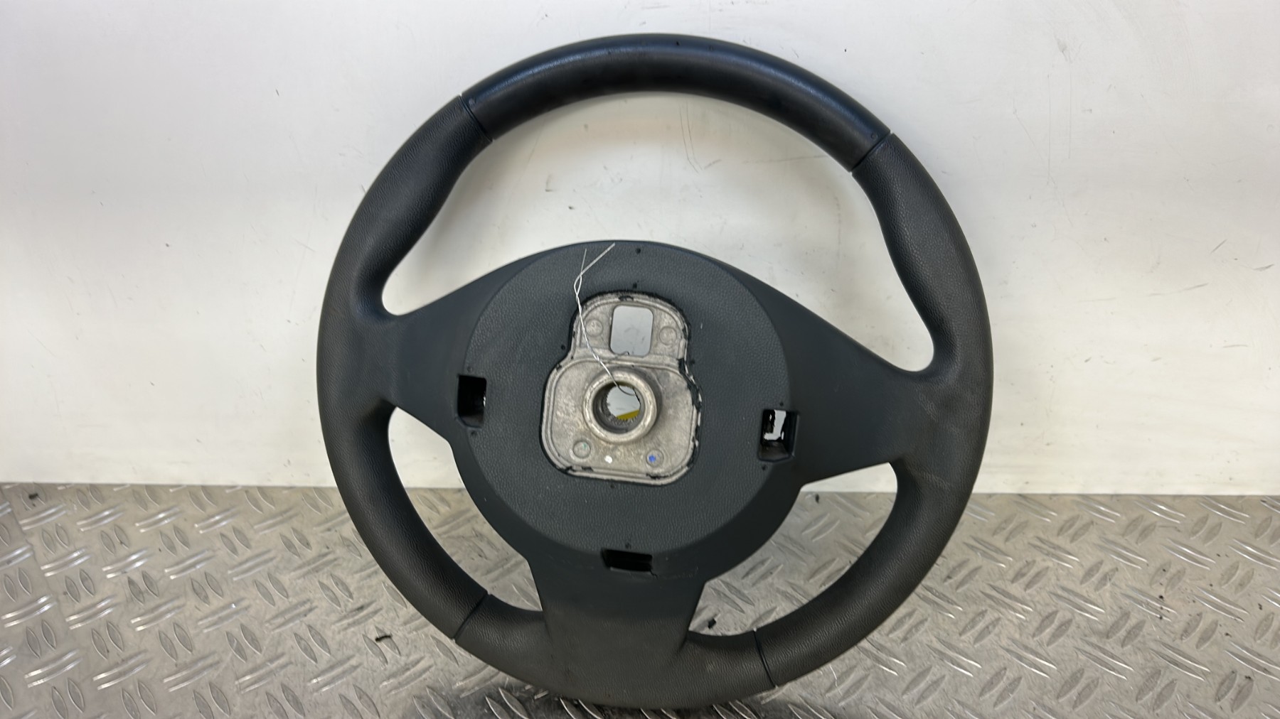 Volant FORD KA 2 PHASE 2 61990120A