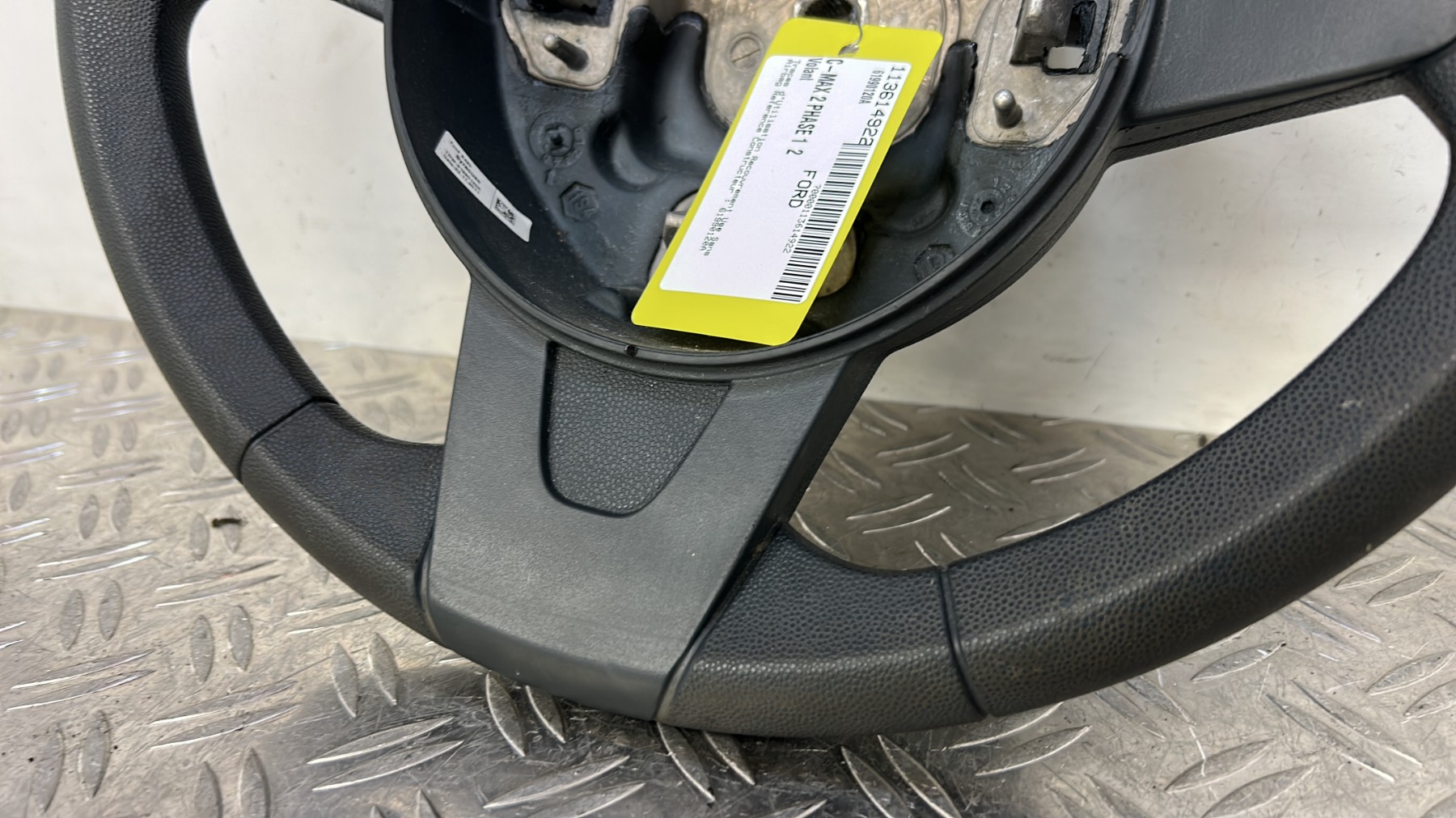 Volant FORD KA 2 PHASE 2 61990120A