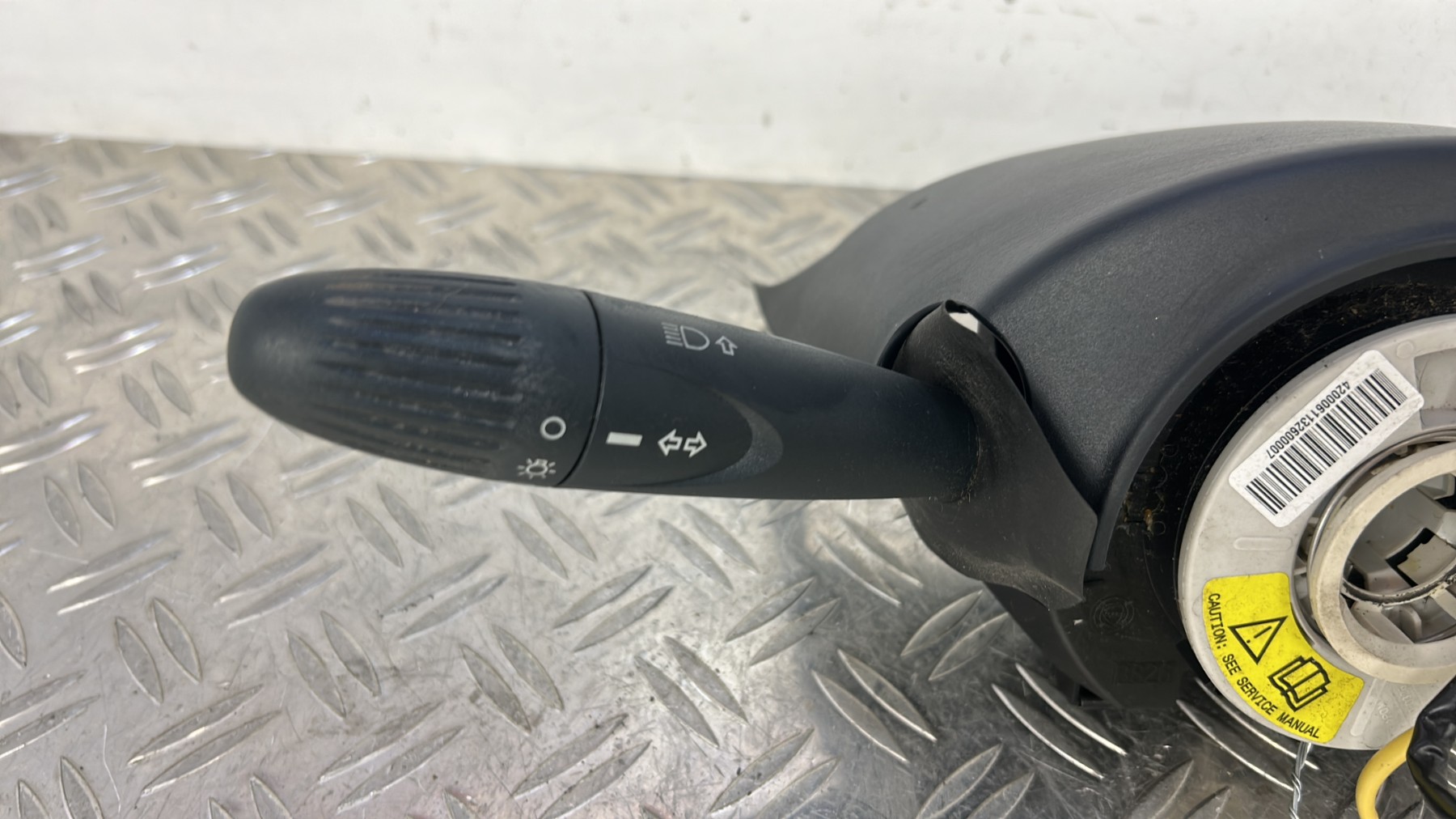 Com (Bloc Contacteur Tournant+Commodo Essuie Glace+Commodo Phare) FORD KA 2 PHASE 2 10002565