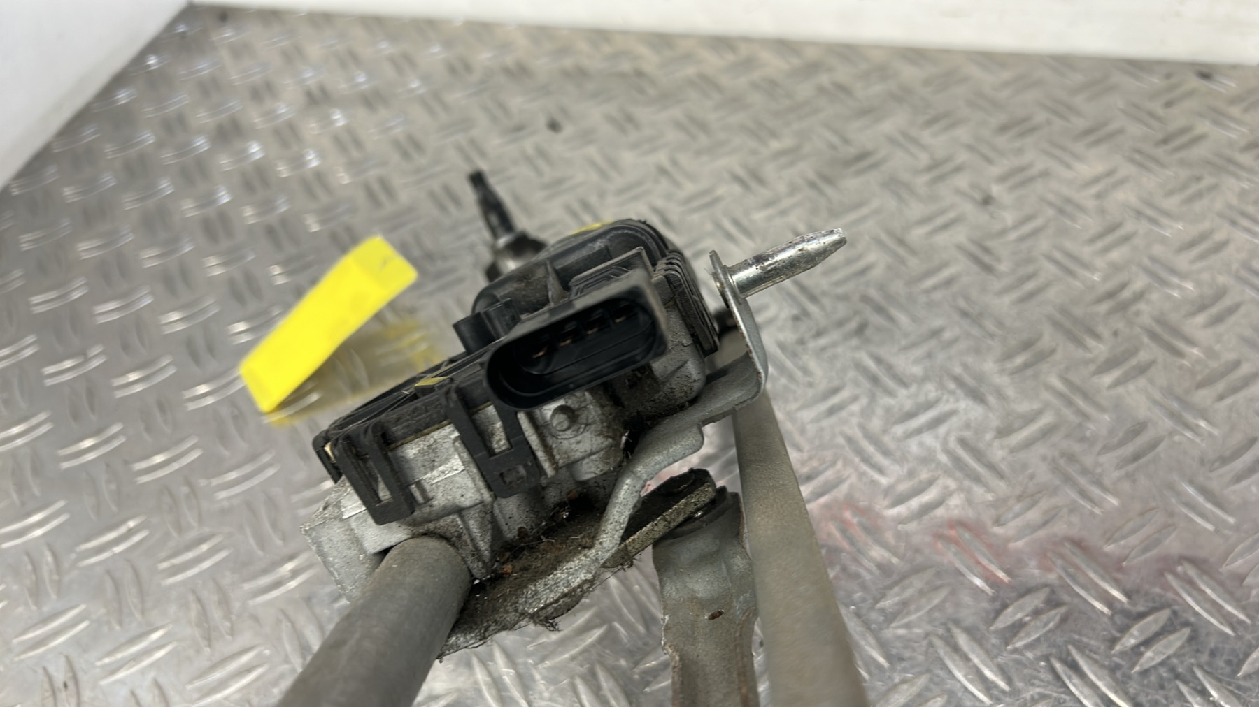 Moteur essuie glace avant VOLKSWAGEN POLO 5 PHASE 1 6R1955119A