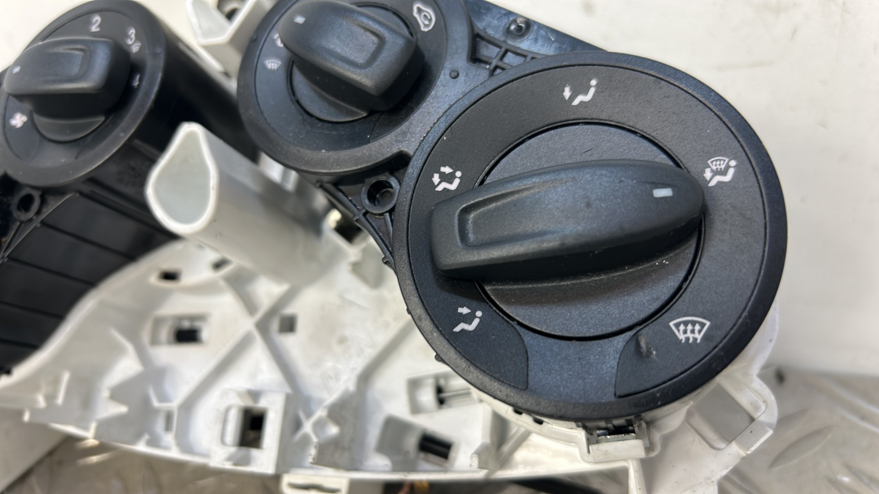 Commande chauffage FORD KA 2 PHASE 2 98616860