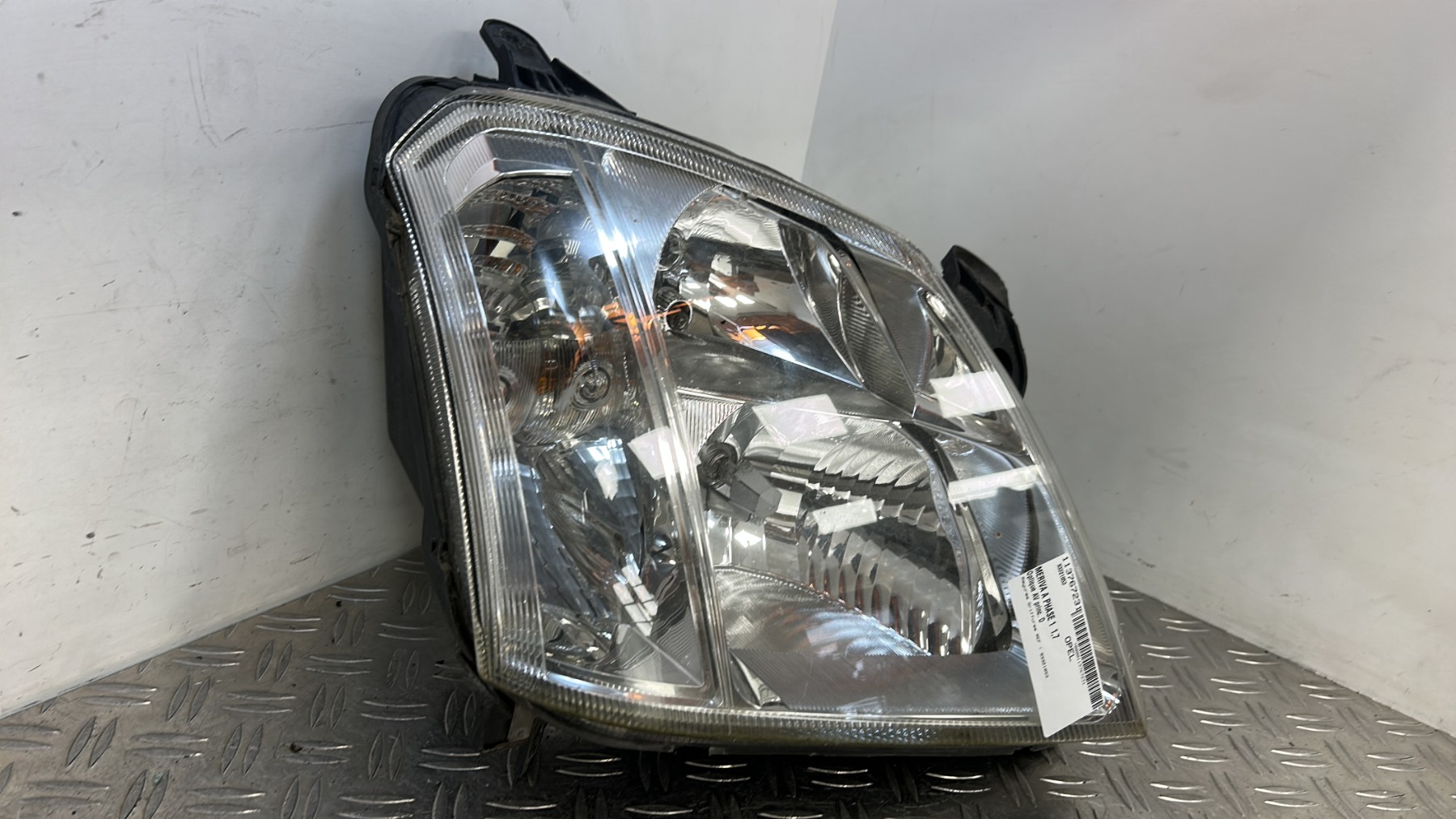 Optique avant principal droit (feux)(phare) OPEL MERIVA A PHASE 1 93321053