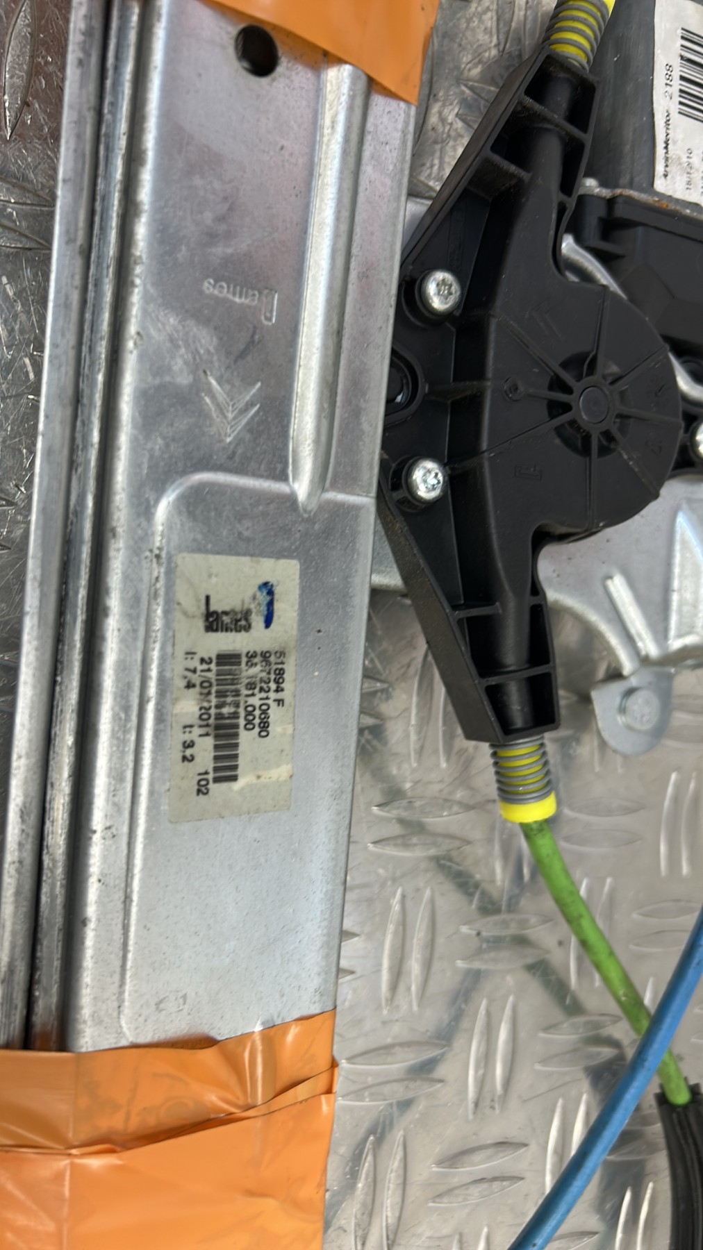 Leve vitre electrique avant droit CITROEN C3 PICASSO PHASE 1 9672210680