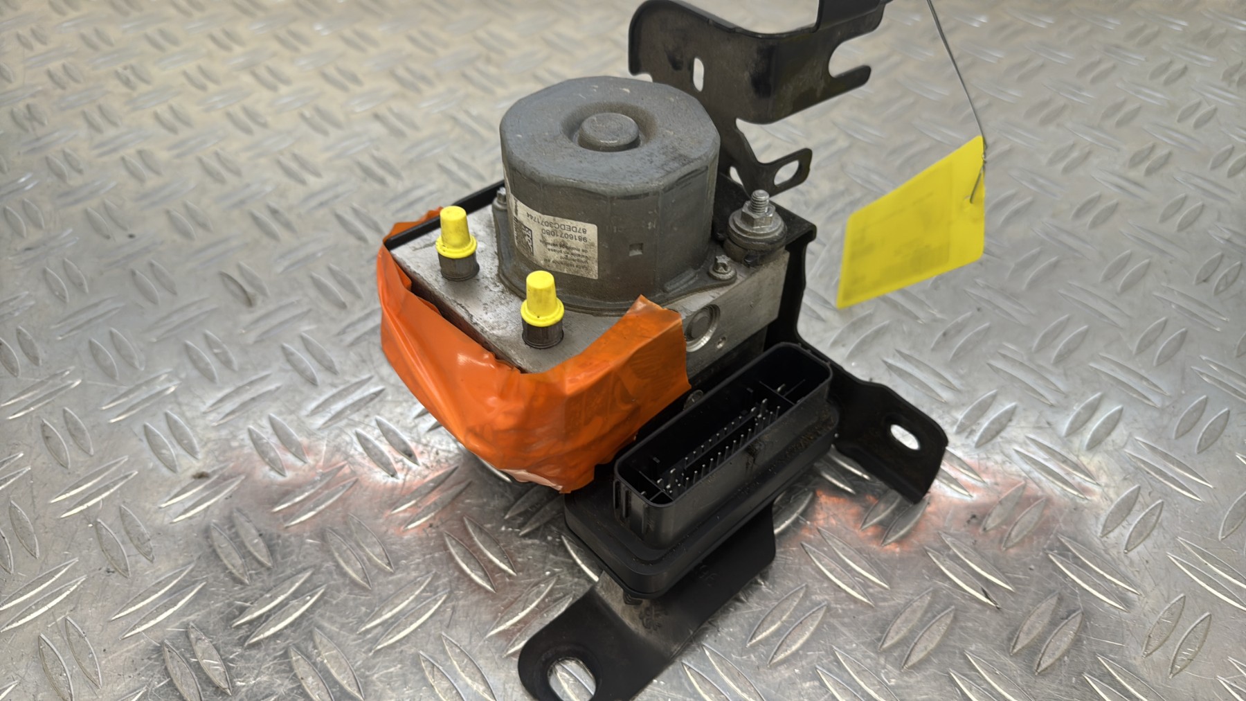 Bloc ABS (freins anti-blocage) PEUGEOT 308 2 PHASE 1 9816071080