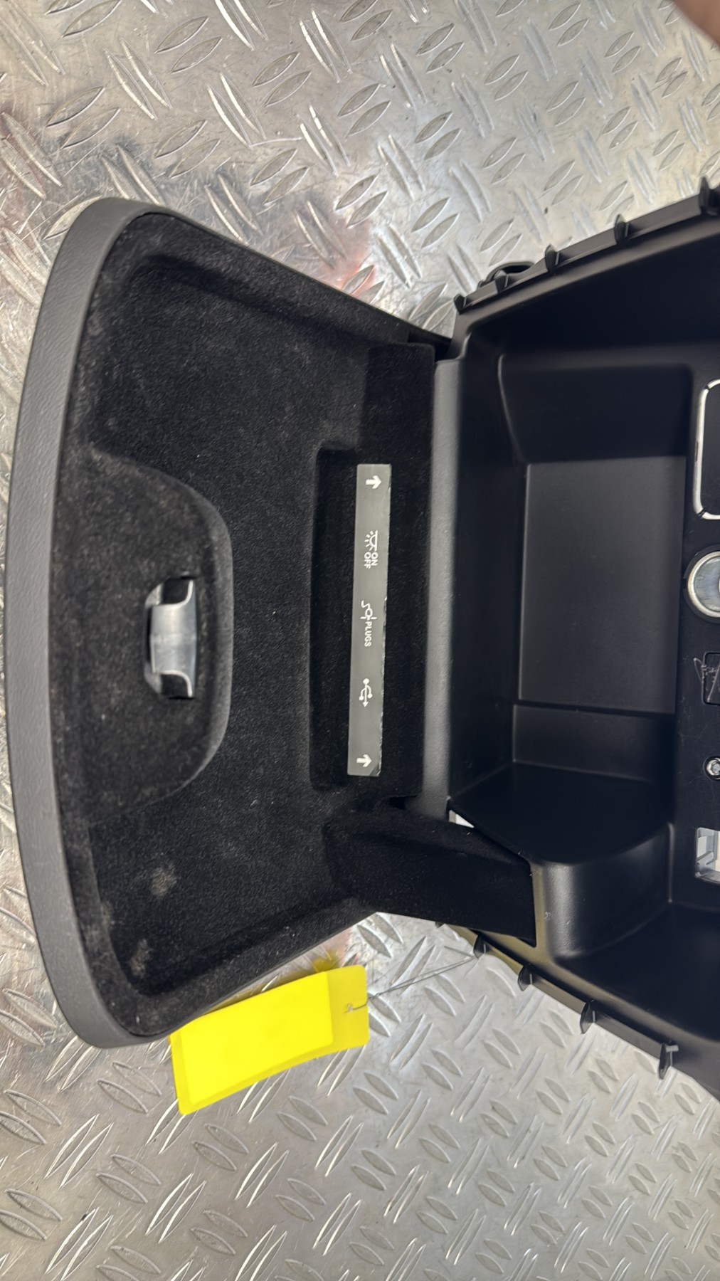 Boite a gants CITROEN C4 SPACETOURER 1162835XZD