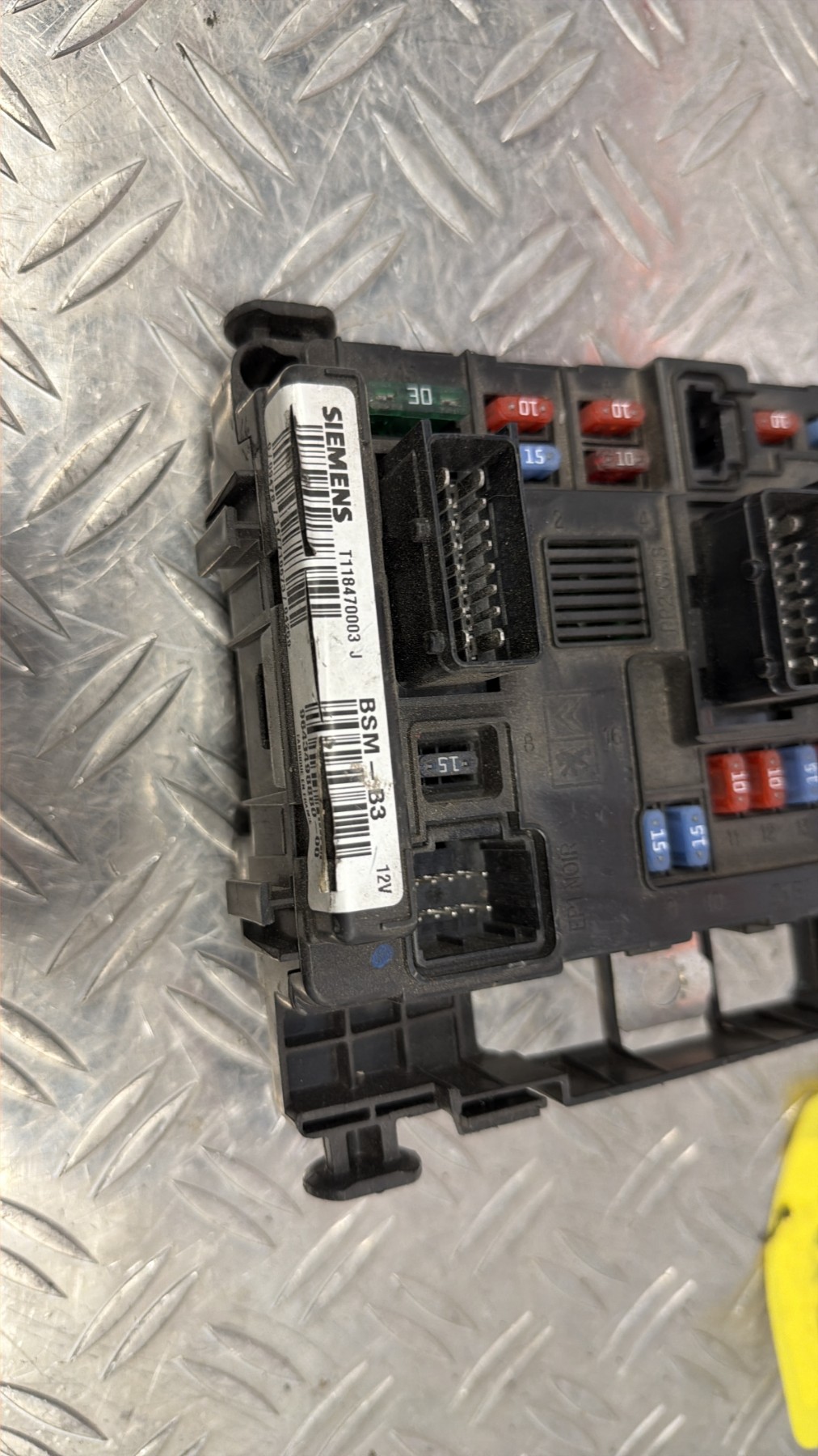 Boitier servitude moteur (BSM) PEUGEOT 407 PHASE 1 – 9643498880