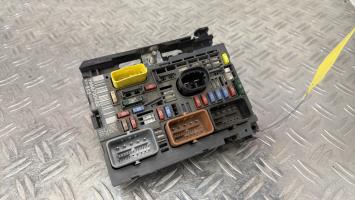 Boitier servitude moteur (BSM) PEUGEOT 308 1 SW PHASE 1 BREAK – 9666895780