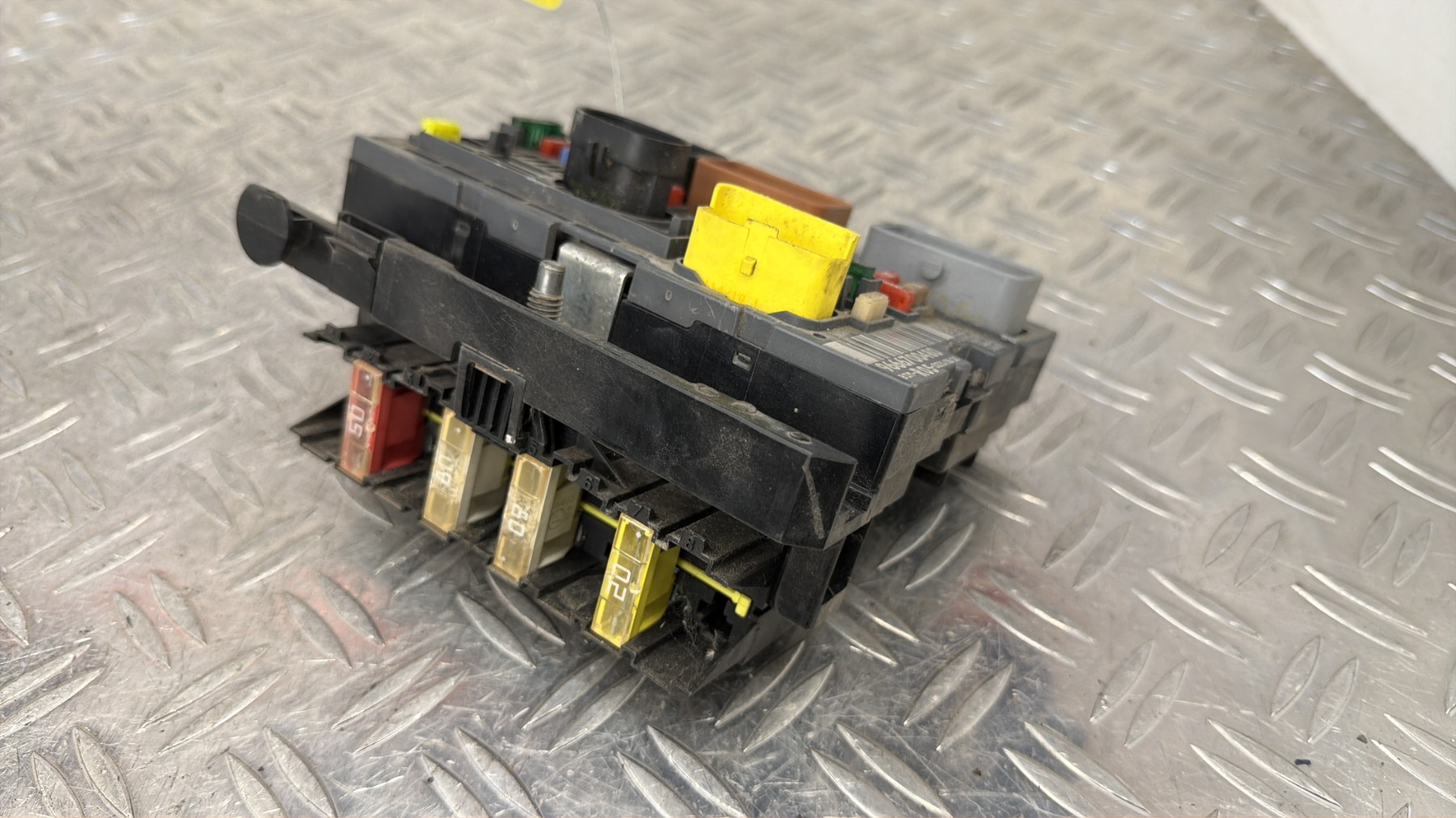 Boitier servitude moteur (BSM) PEUGEOT 308 1 SW PHASE 1 BREAK – 9666895780