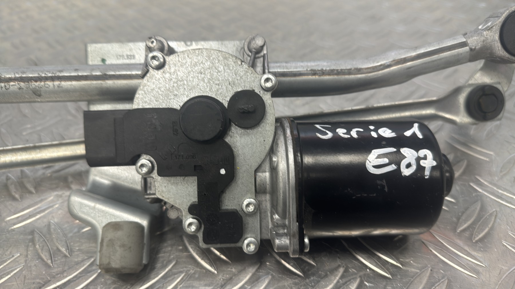 Moteur essuie glace avant BMW SERIE 1 E87 PHASE 2 – 719296301