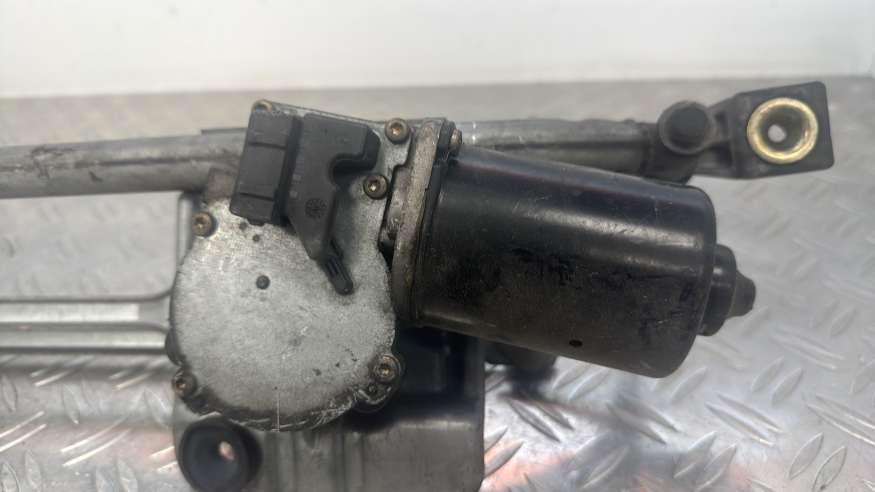 Moteur essuie glace avant FORD MONDEO 1 PHASE 2 – 93BG17624BB