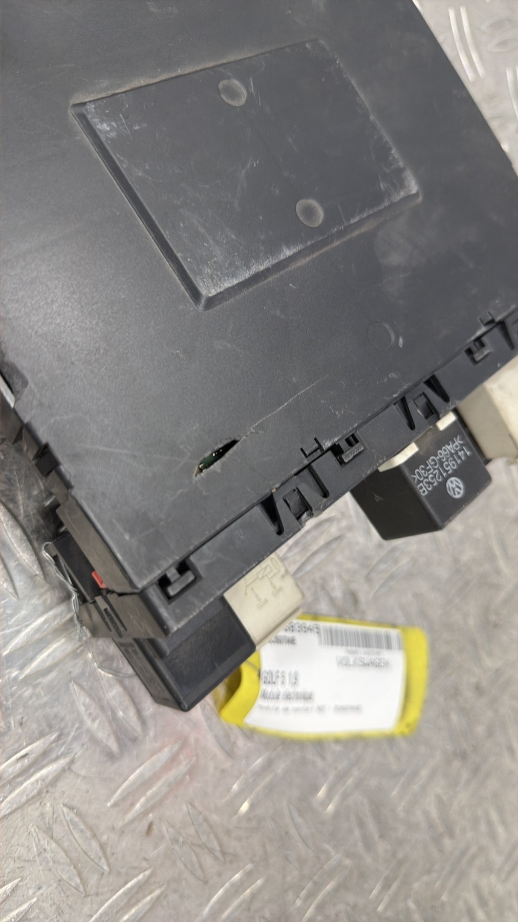 Module électronique VOLKSWAGEN GOLF 5 – 3C0937049E