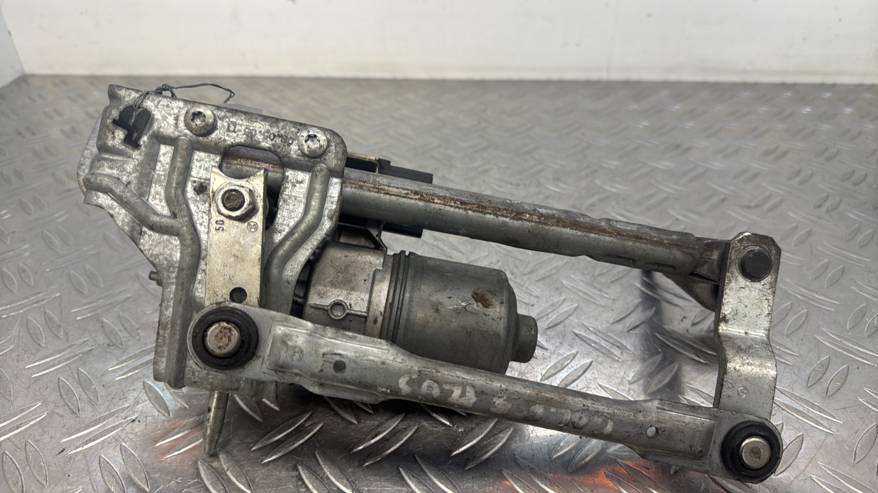 Moteur essuie glace avant gauche VOLKSWAGEN GOLF 5 – 5M0955023C