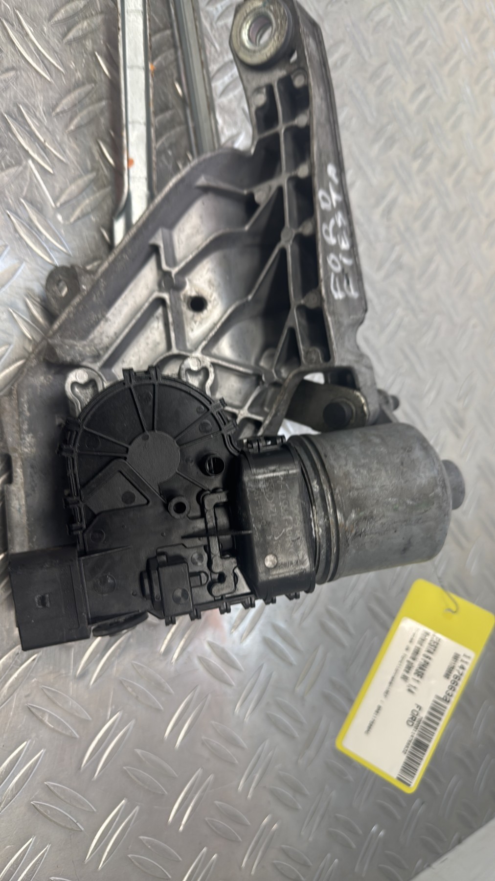 Moteur essuie glace avant FORD FIESTA 6 PHASE 1 – 8A6117500AG