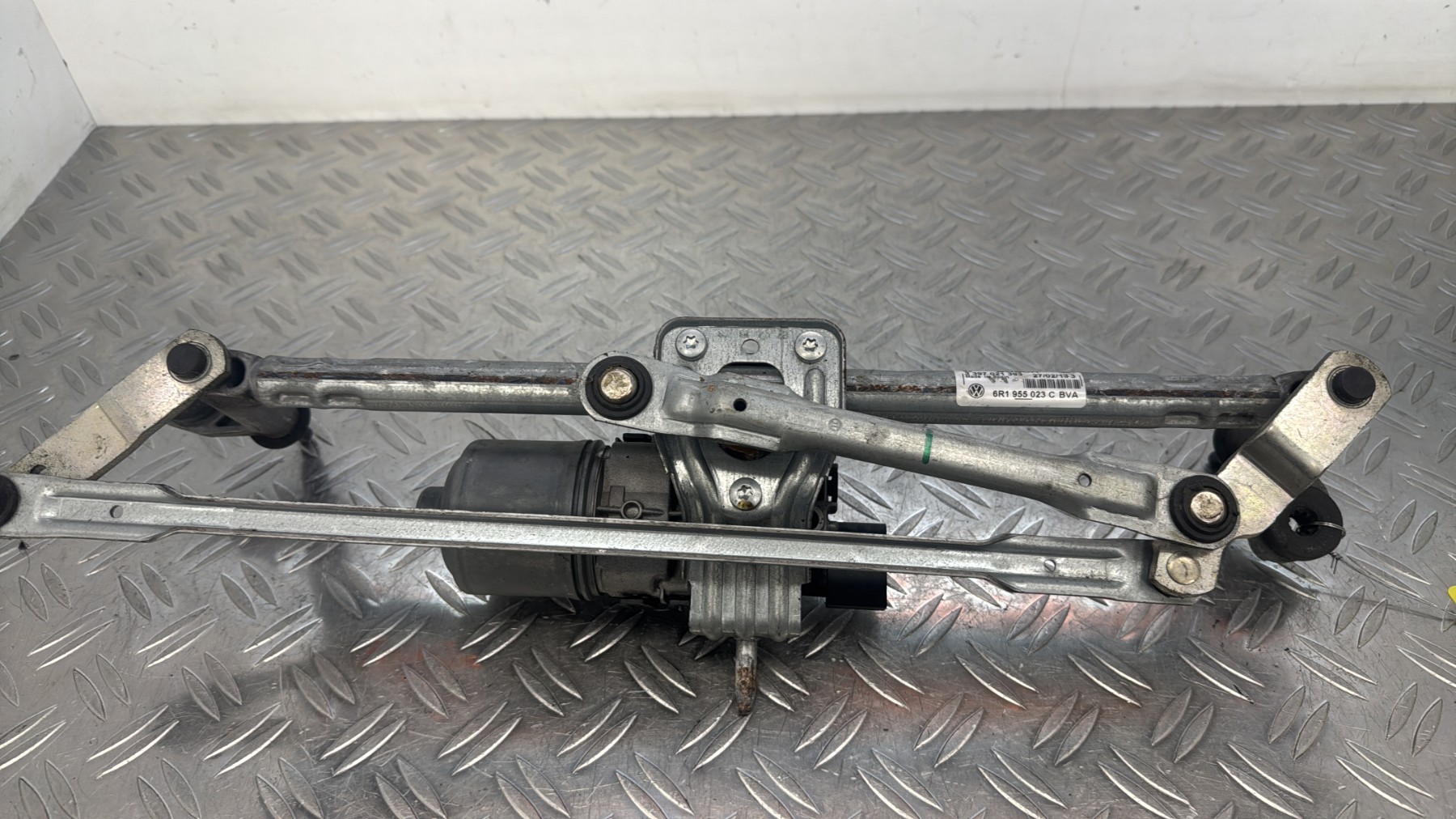 Moteur essuie glace avant VOLKSWAGEN POLO 5 PHASE 1 – 6R1955023C