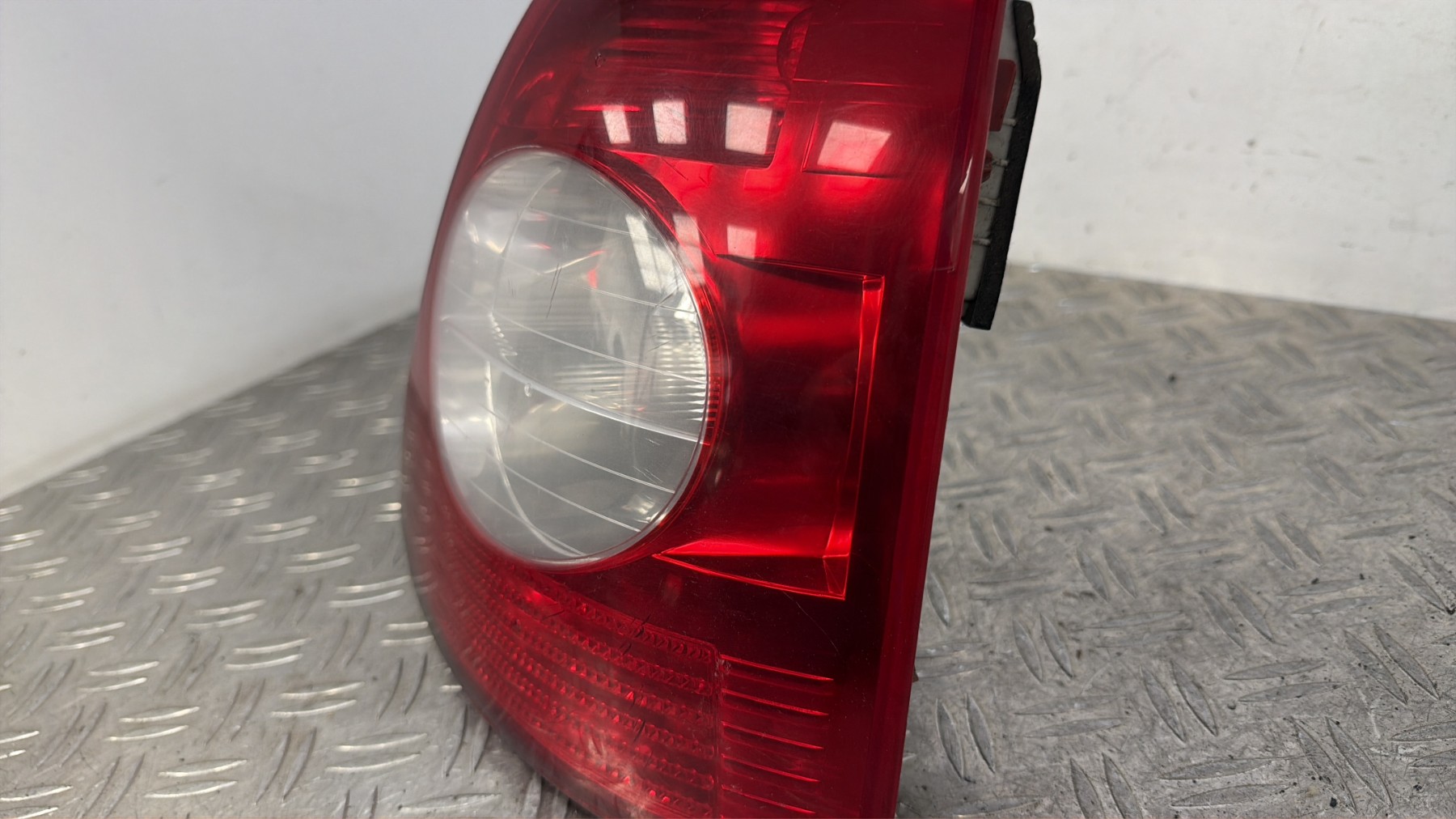 Feu arriere principal droit (feux) RENAULT CLIO 2 PHASE 2 – 8200071414