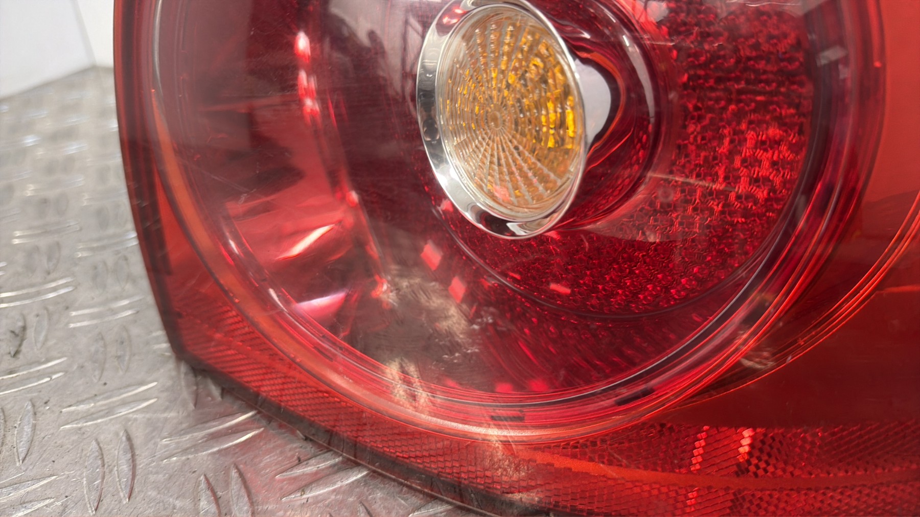 Feu arriere principal droit (feux) VOLKSWAGEN GOLF 5 – 1K6945112