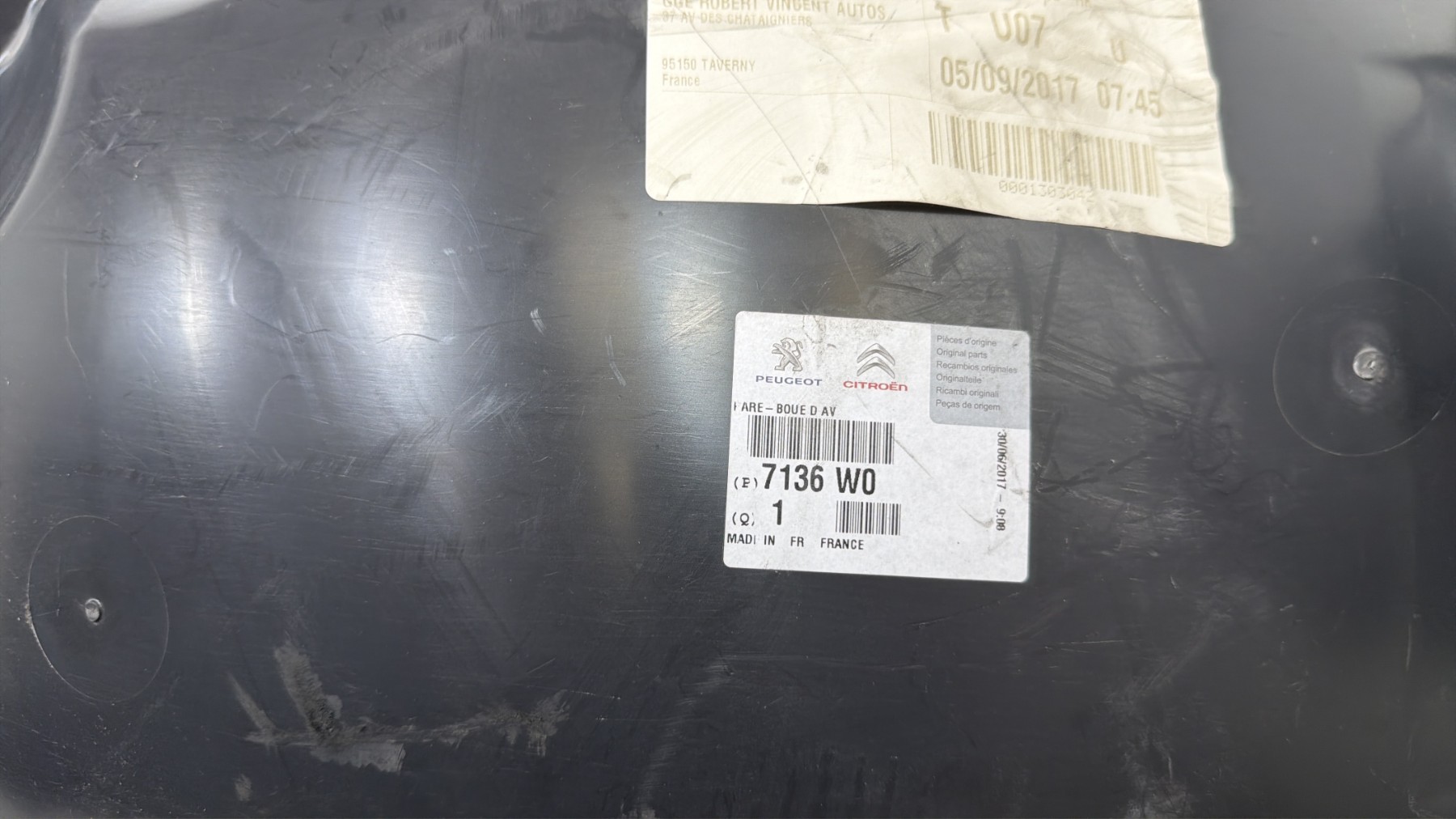 Pare boue avant droit CITROEN C6 – 9660840780